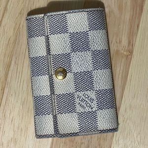Louis Vuitton Damier Azur 6 key case, multicles, code CT4182 MADE IN FRANCE